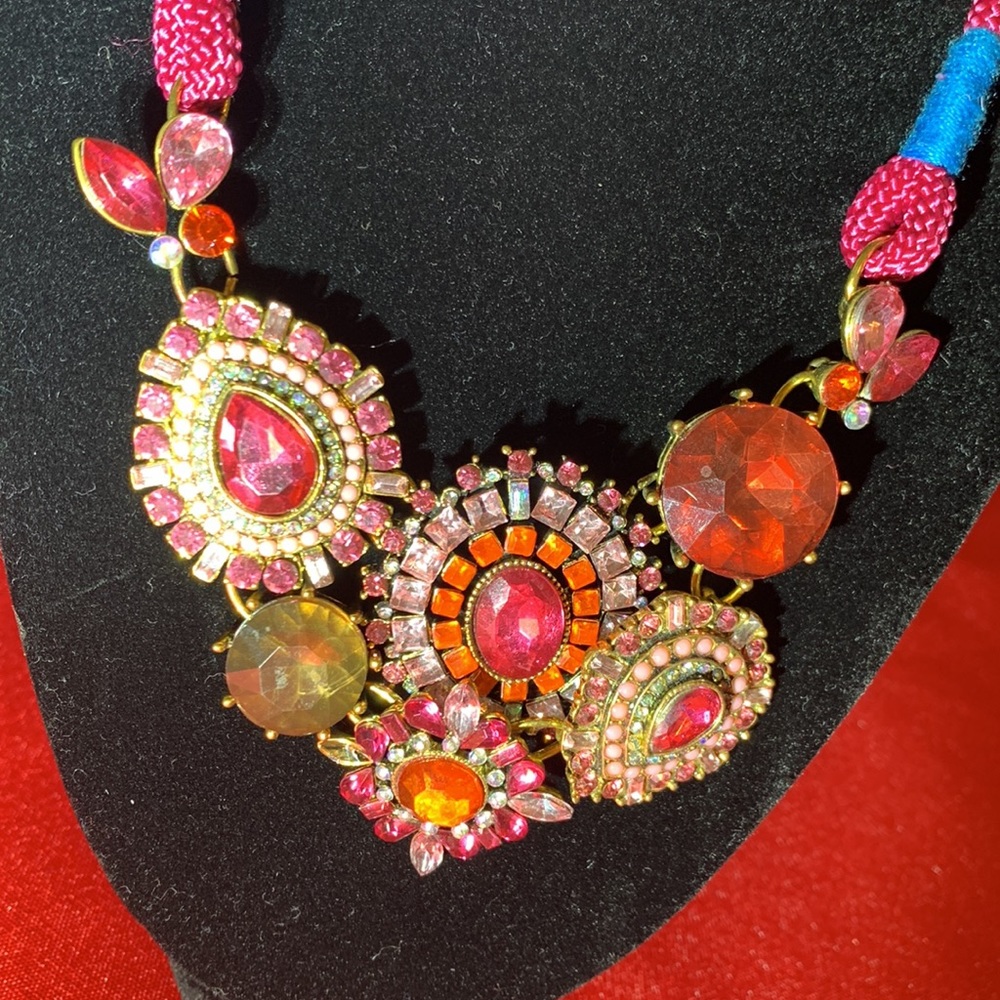 Betsey Johnson NWT Jeweled Necklace - Picture 3 of 5